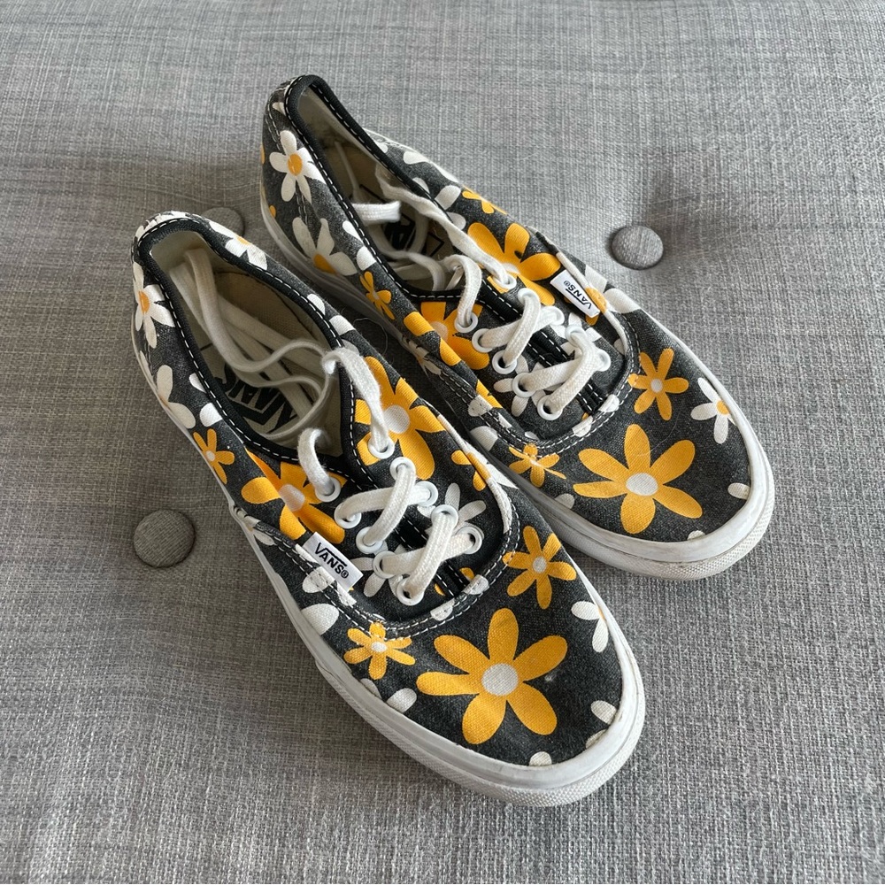 Daisy Vans | Women’s Size 6 | Men’s Size 4.5